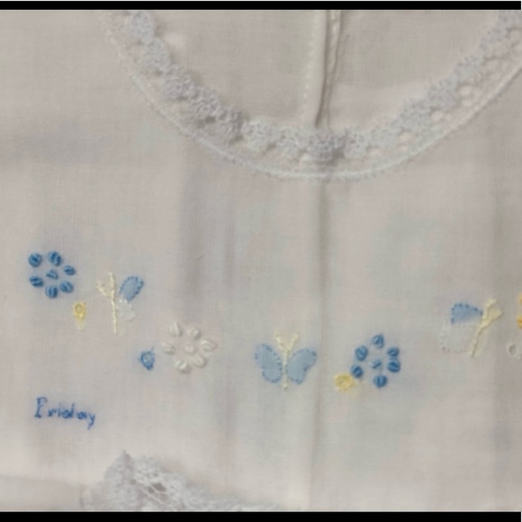 New Wilbeth Embroidered Days of the Week Bibs - Picture 7 of 12